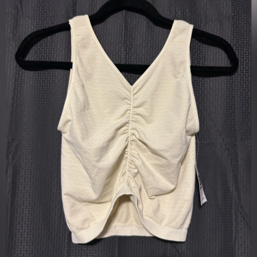 NEW Buckle BKE Essentials Tan Textured Patterned Design Crop Top Women Size M/L